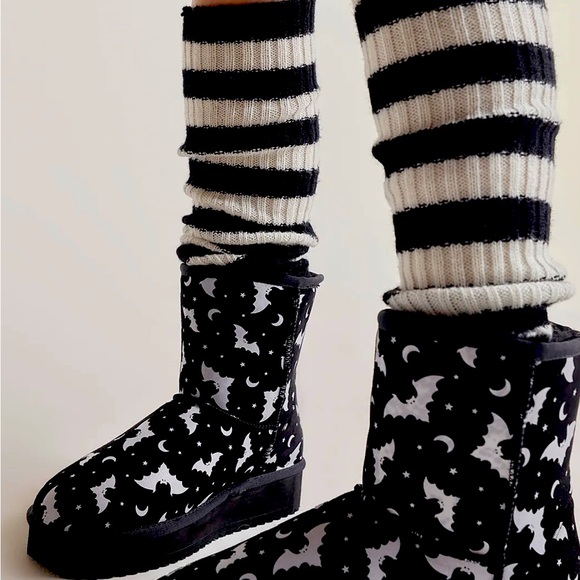 Dolls Kill Shoes - Dolls Kill - The Grave Girls | Bat Pattered Faux Fur Lined Boots